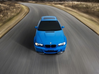 Fondo de pantalla Bright Blue Bmw 320x240