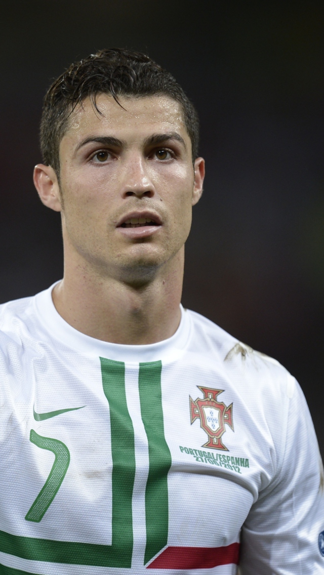 Fondo de pantalla Cristiano Ronaldo 640x1136