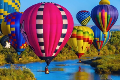 Fondo de pantalla Colorful Air Balloons 480x320