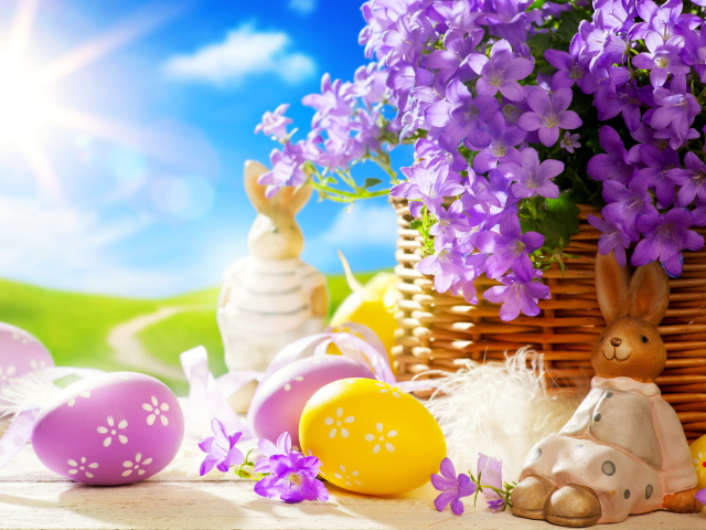 Das Easter Rabbit And Purple Flowers Wallpaper 640x480