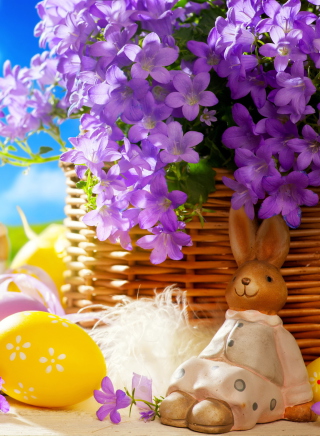 Kostenloses Easter Rabbit And Purple Flowers Wallpaper für HTC Touch Diamond CDMA