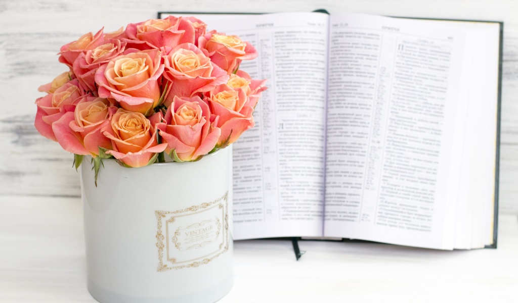 Roses and Book wallpaper 1024x600