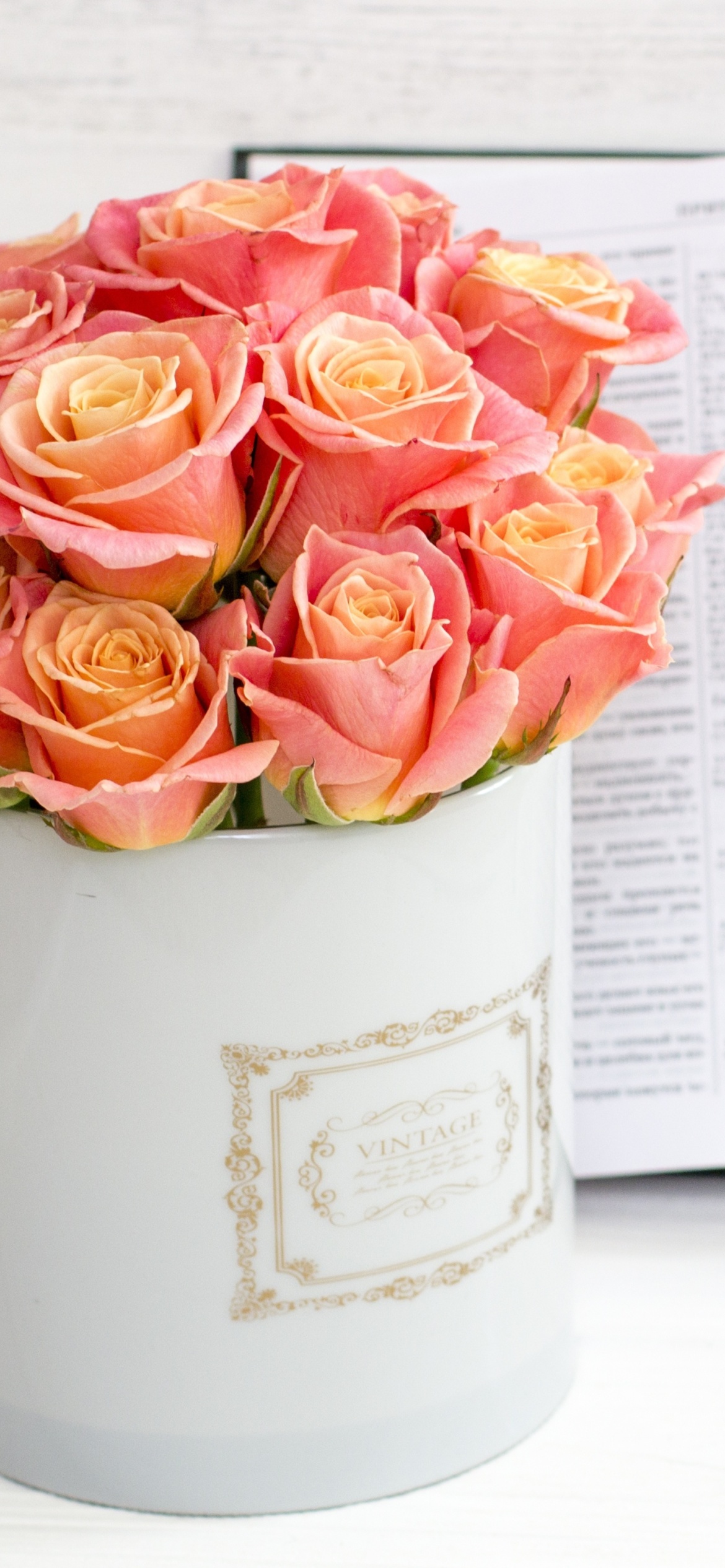 Das Roses and Book Wallpaper 1170x2532