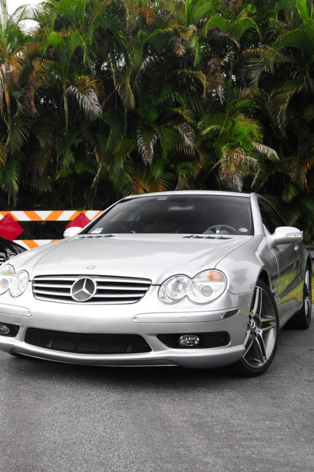 Compact Luxury Mercedes-Benz wallpaper 640x960