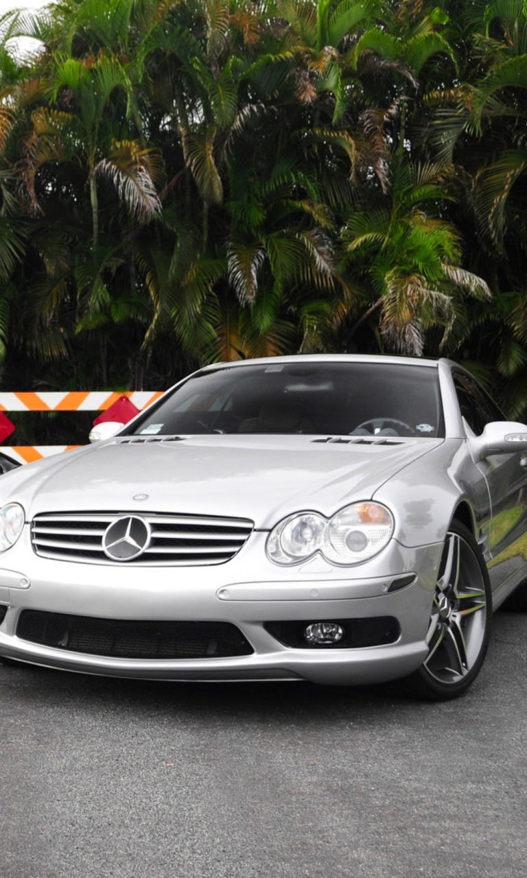Das Compact Luxury Mercedes-Benz Wallpaper 768x1280