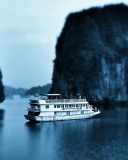 Screenshot №1 pro téma Ha Long Bay in Vietnam 128x160