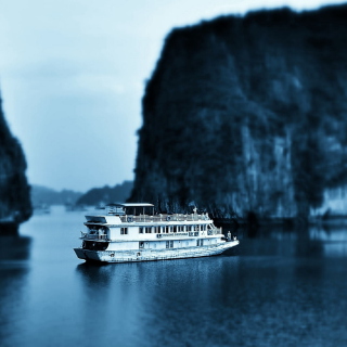 Ha Long Bay in Vietnam - Obrázkek zdarma pro 1024x1024