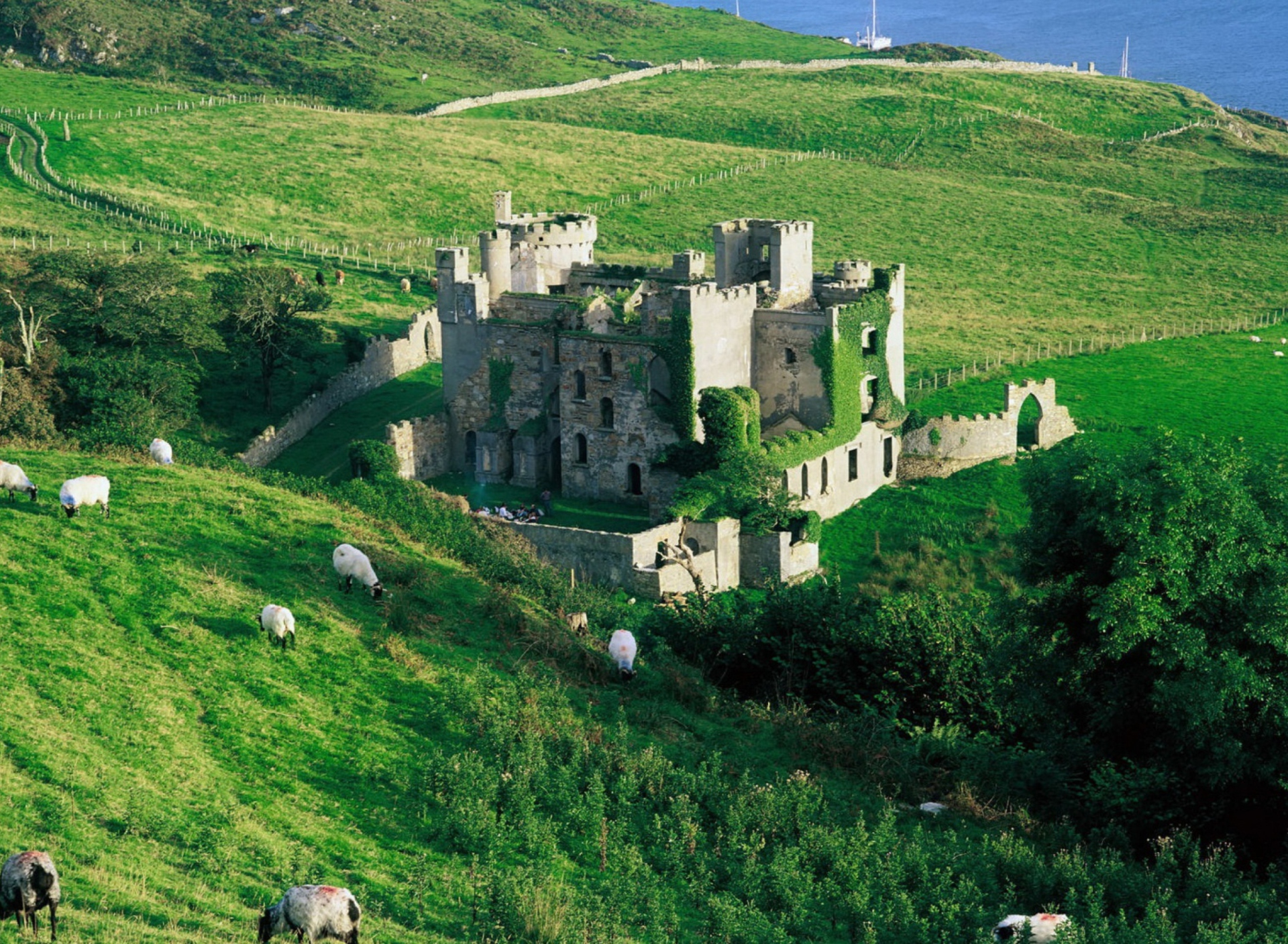 Medieval Castle screenshot #1 1920x1408