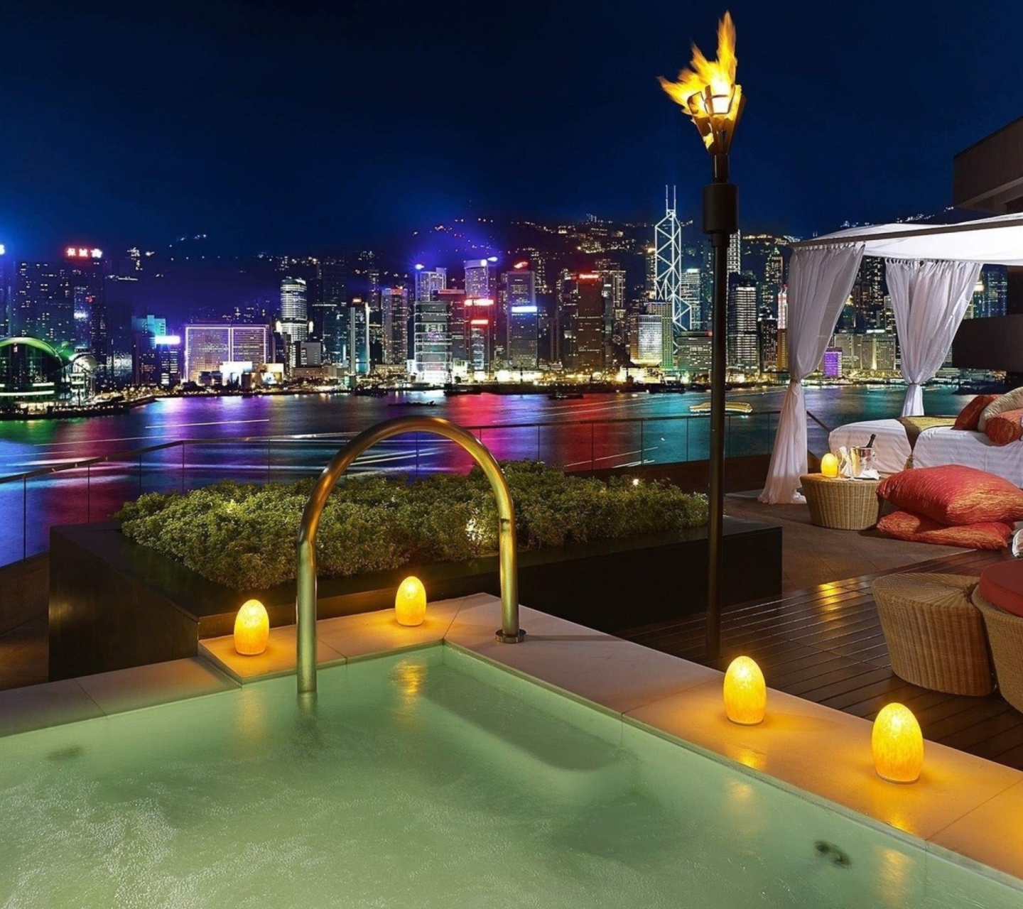 Das Luxury Hotels Wallpaper 1440x1280