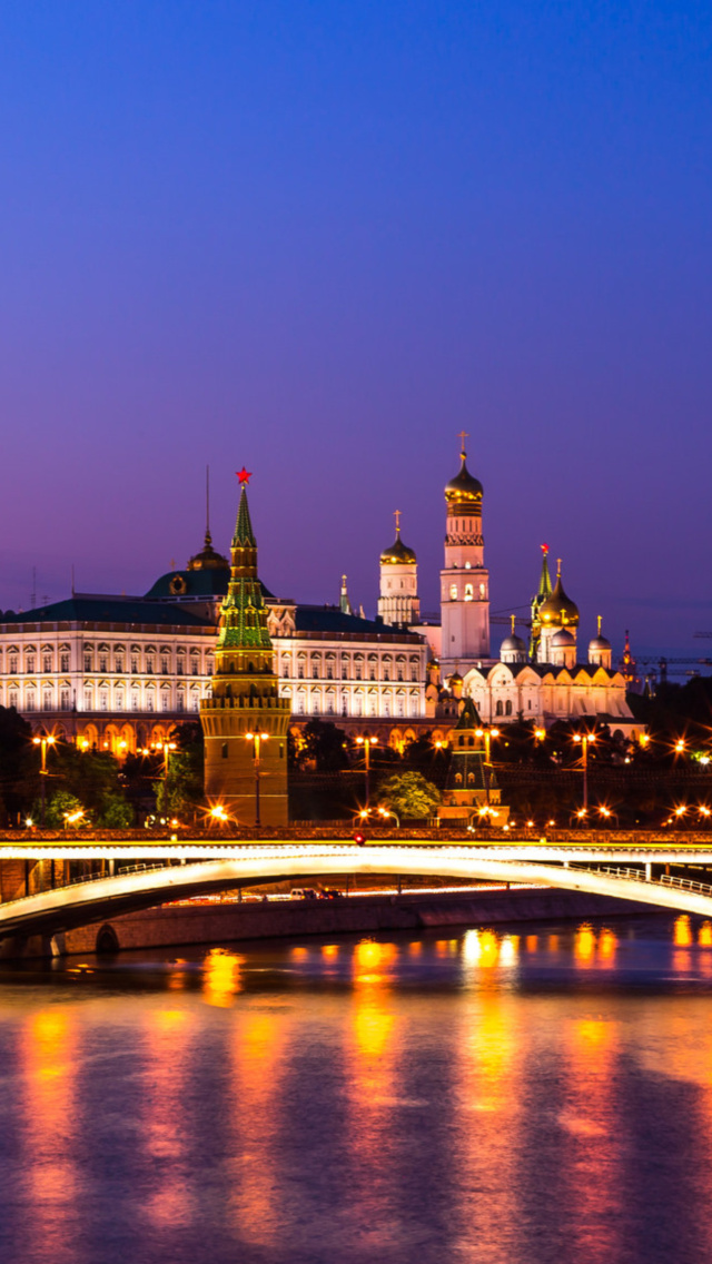 Fondo de pantalla Moscow Kremlin 640x1136