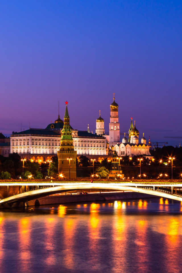 Moscow Kremlin wallpaper 640x960