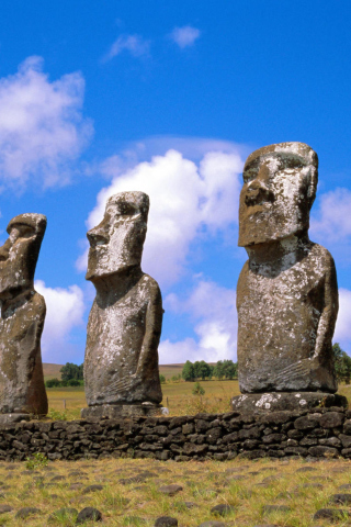 Fondo de pantalla Easter Island Heads 320x480