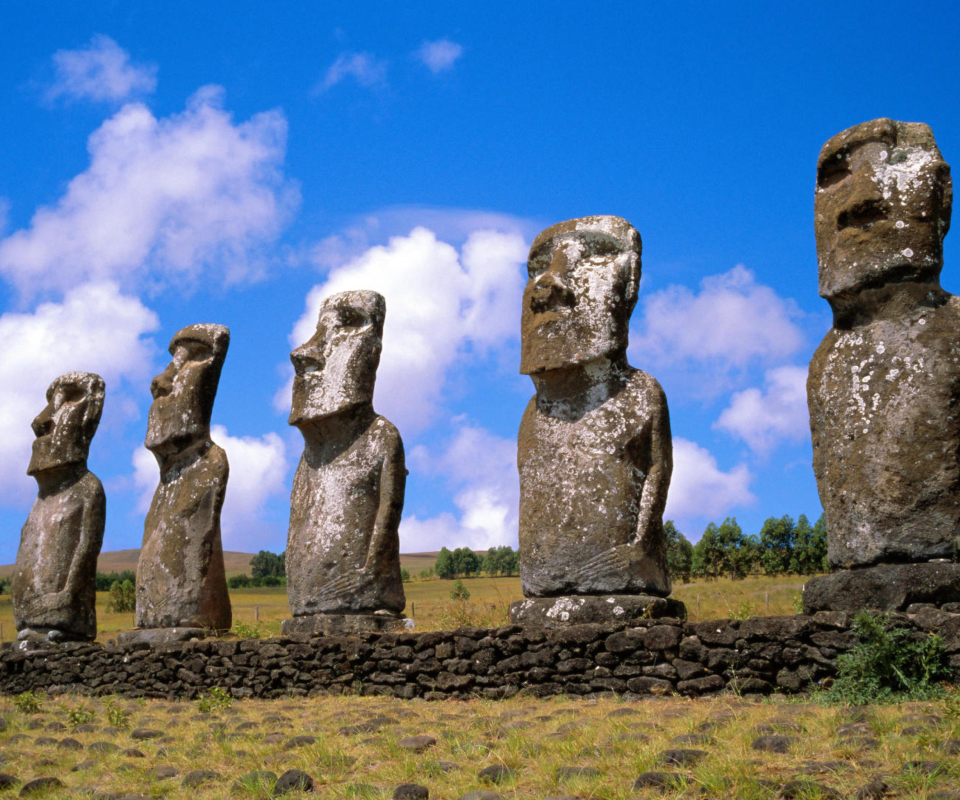 Das Easter Island Heads Wallpaper 960x800
