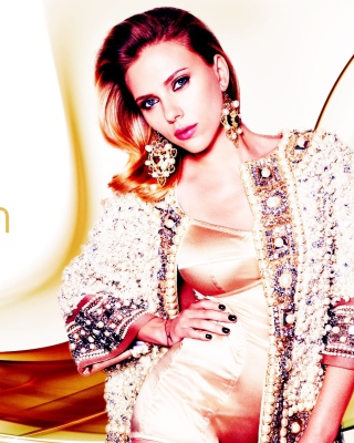 Scarlett Johansson Glamorous - Obrázkek zdarma pro Nokia Asha 309