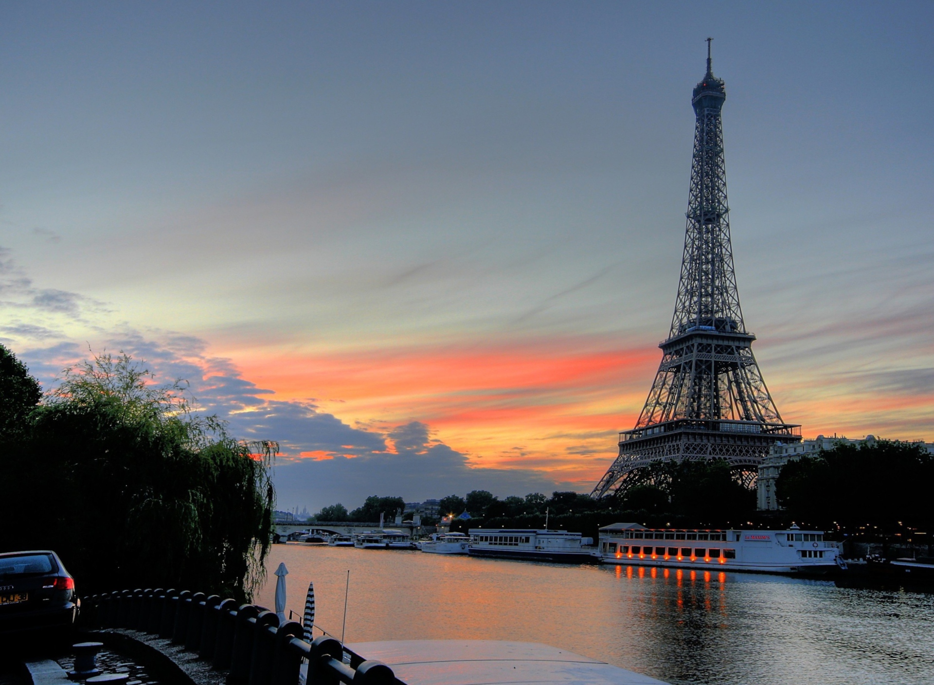 First Time In Paris wallpaper 1920x1408