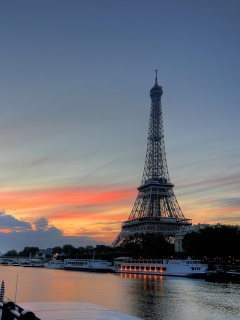 Das First Time In Paris Wallpaper 240x320