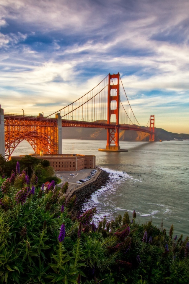 Обои Golden Gate Bridge 640x960