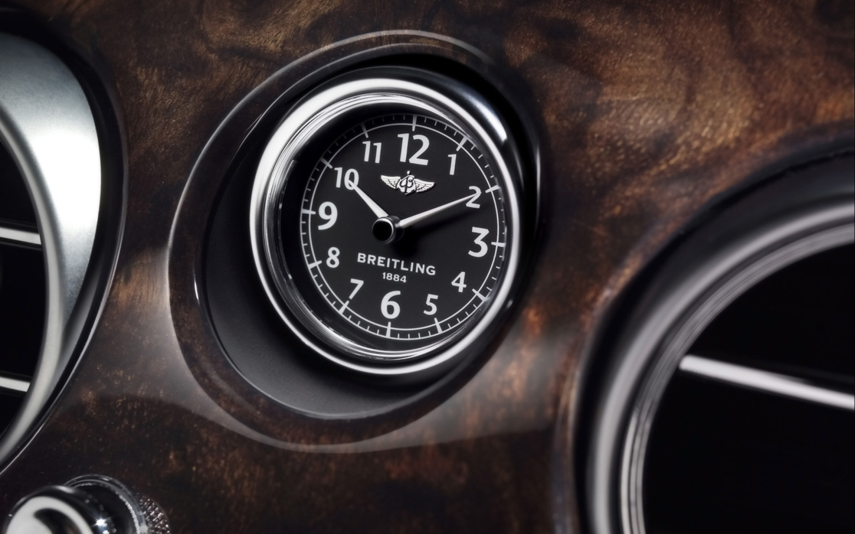 Обои Bentley Continental - Breitling Clock 1680x1050