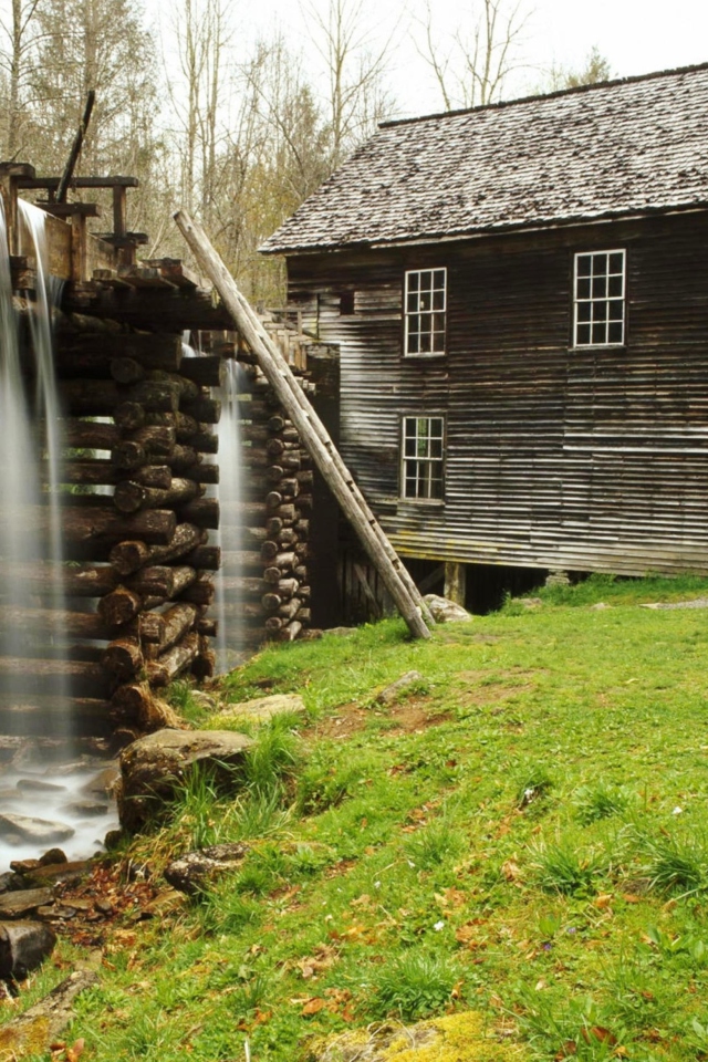 House In Village wallpaper 640x960