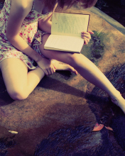 Das Girl Reading Book Wallpaper 176x220