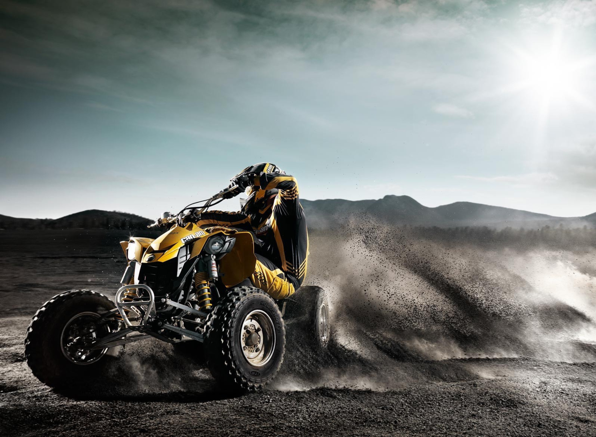 Quad Bike In Desert wallpaper 1920x1408