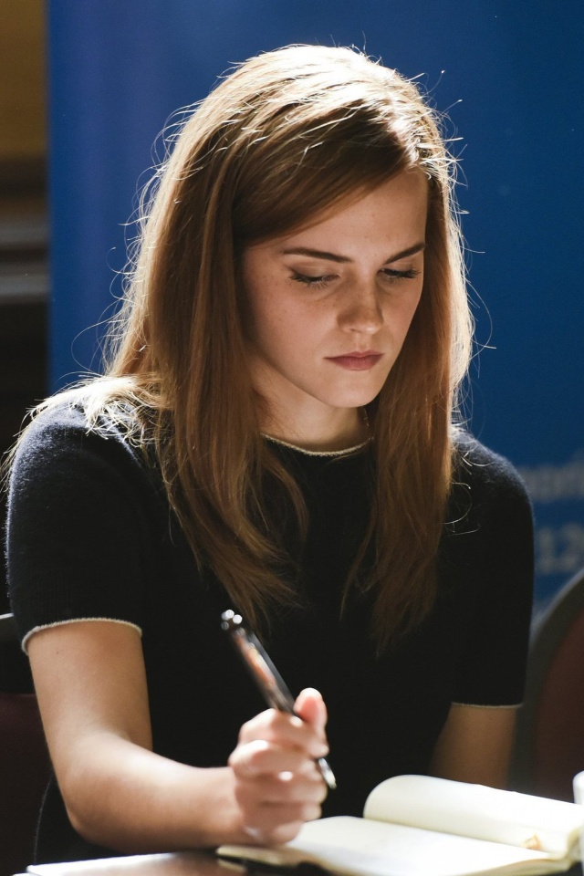 Обои Emma Watson 640x960