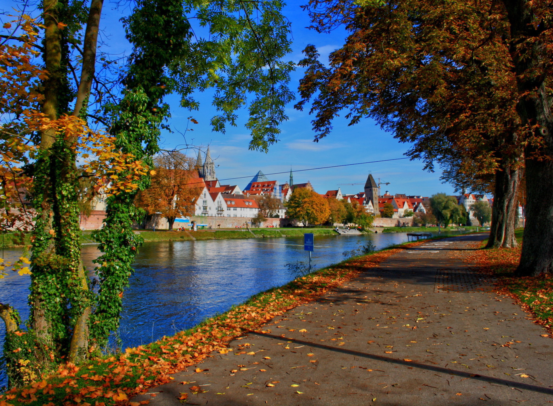 Screenshot №1 pro téma Ulm City in Baden Wurttemberg and Bayern 1920x1408