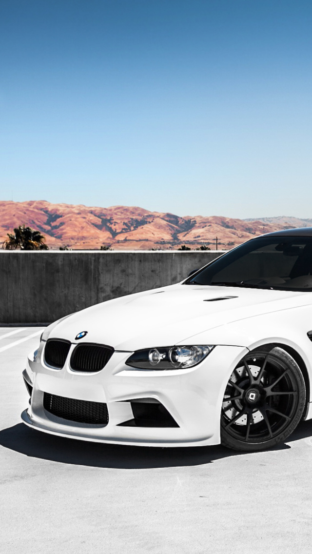 Screenshot №1 pro téma BMW M3 E92 640x1136