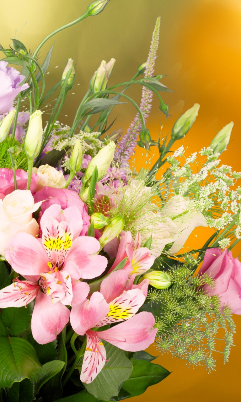 Fondo de pantalla Bouquet of iris flowers 768x1280