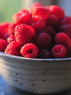 Summer Raspberry wallpaper 240x320