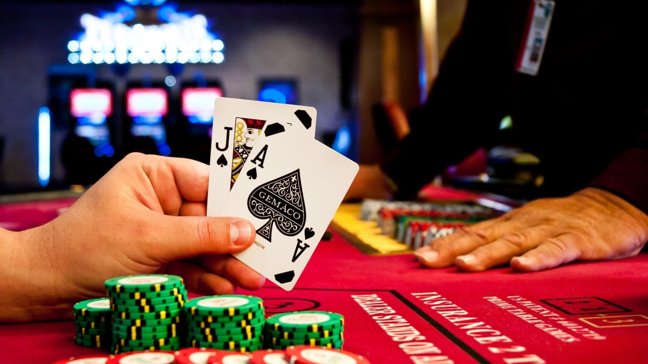 Fondo de pantalla Play blackjack in Casino 1280x720