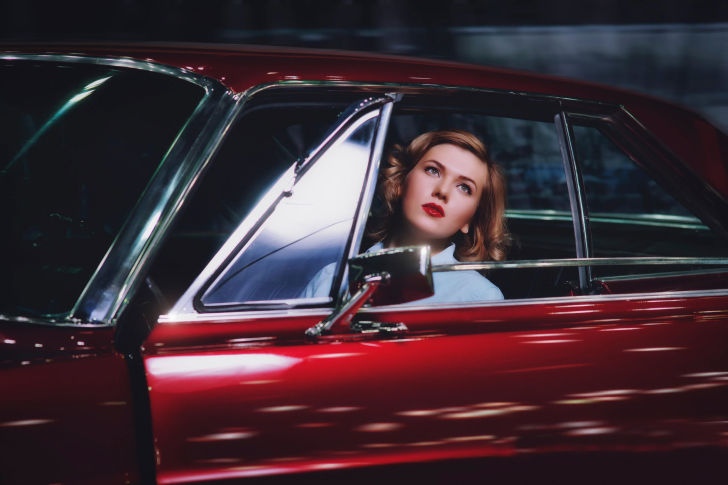 Model In Luxury Car screenshot #1