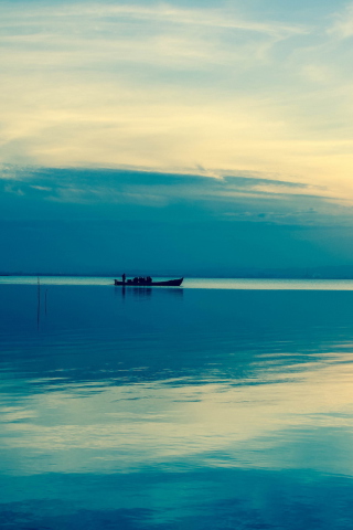 Sfondi Horizon Between Sky And Sea 320x480