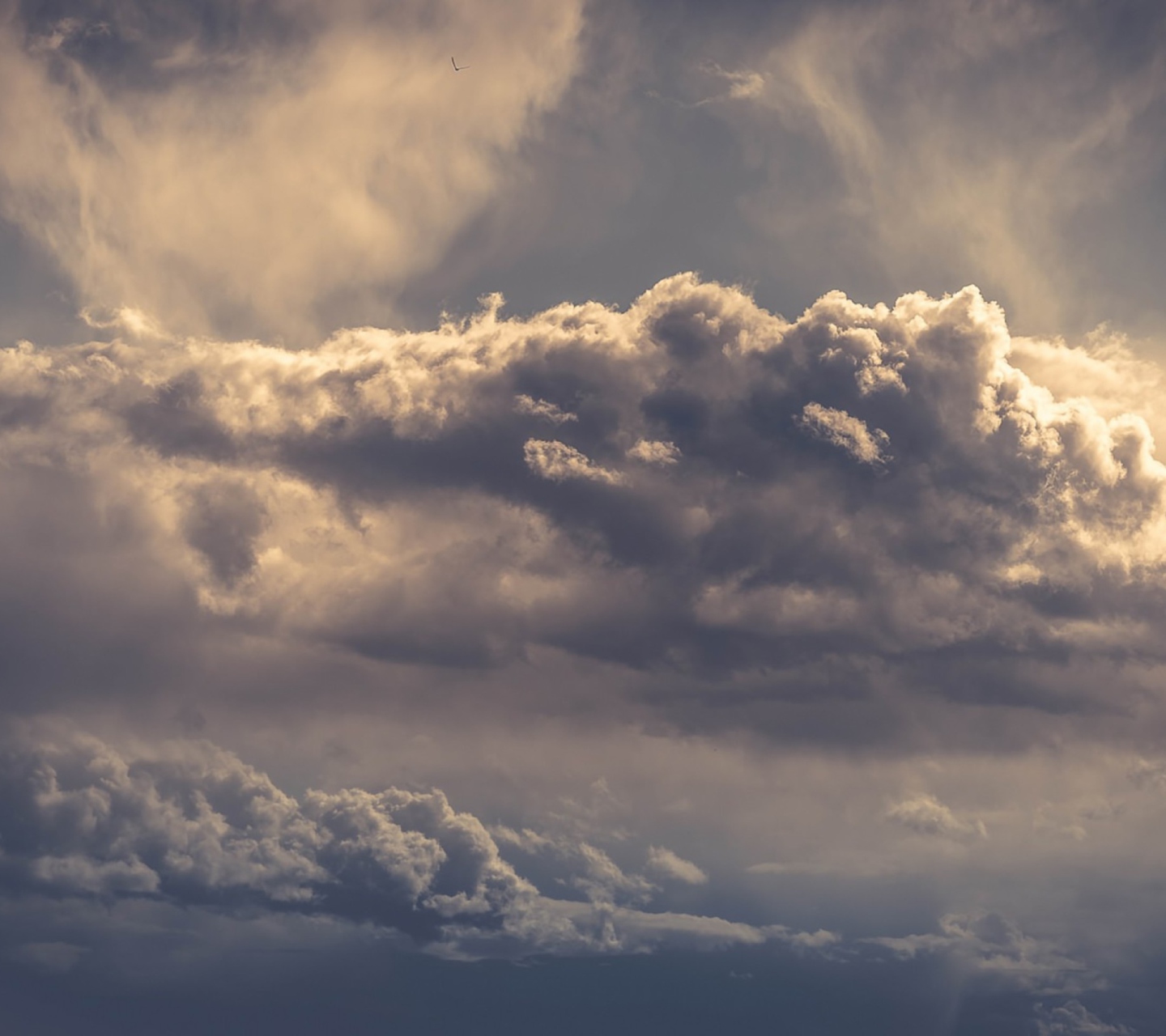 Das Storm Clouds Wallpaper 1440x1280