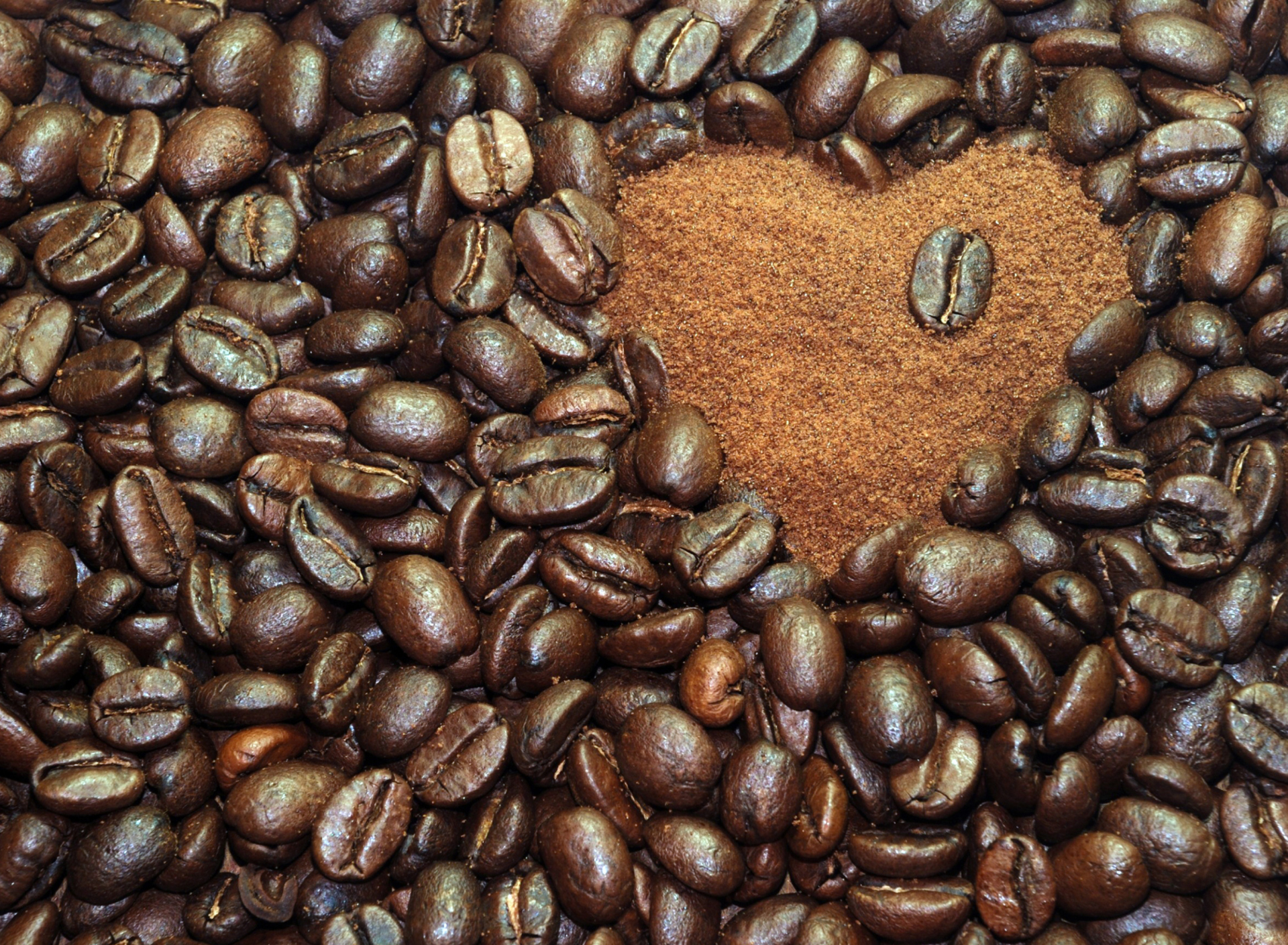 In Love With Coffee wallpaper 1920x1408