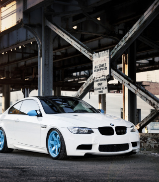 Kostenloses BMW M3 Wallpaper für 640x1136
