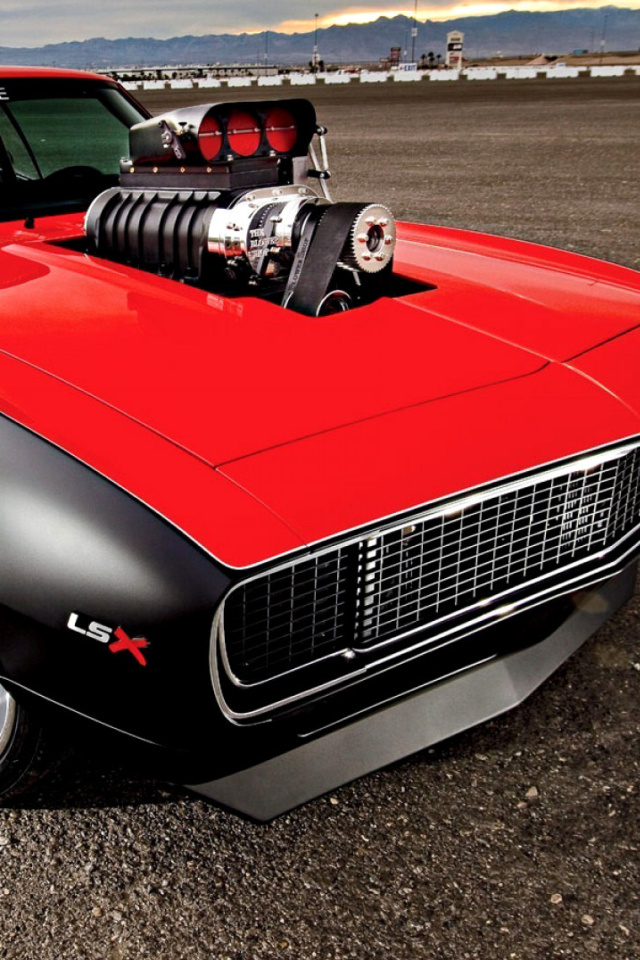 Fondo de pantalla Chevrolet Hot Rod Muscle Car with GM Engine 640x960