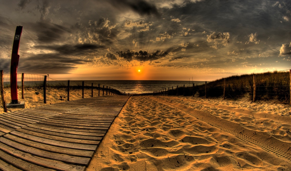 Обои Sunset Ocean Sand 1024x600