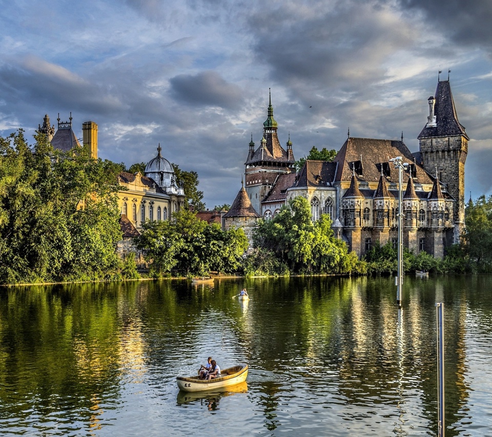 Das Vajdahunyad Castle in Budapest Wallpaper 960x854