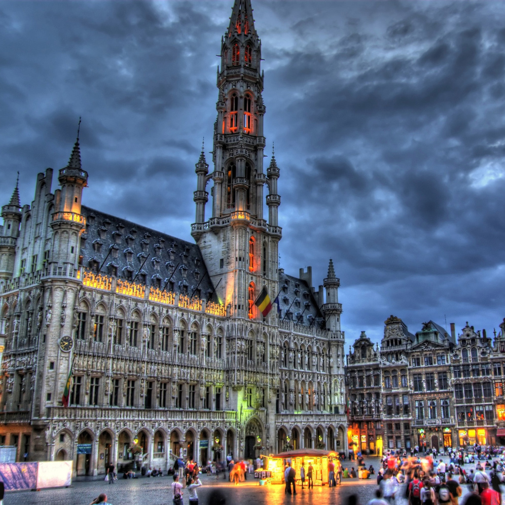 Brussels Grote Markt and Town Hall wallpaper 1024x1024
