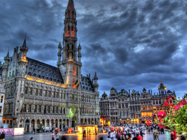 Brussels Grote Markt and Town Hall wallpaper 640x480