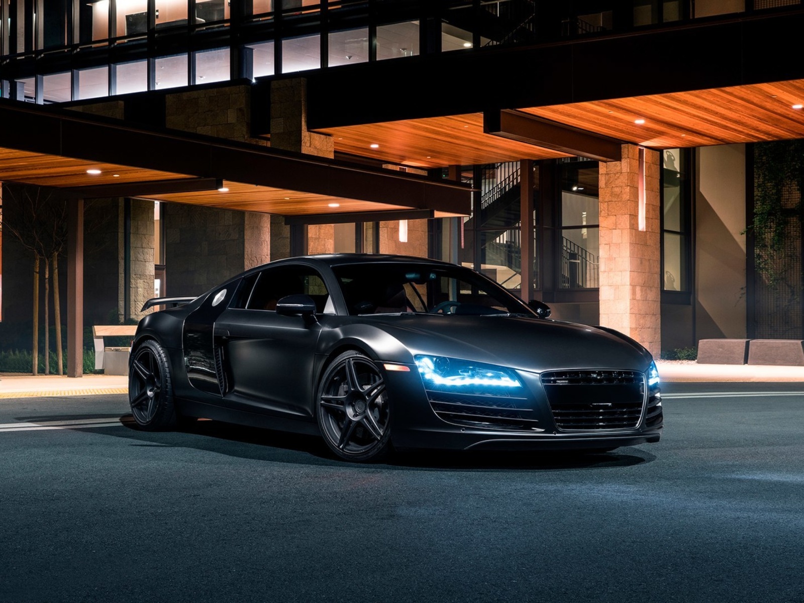 Audi R8 Black Body Kit wallpaper 1600x1200