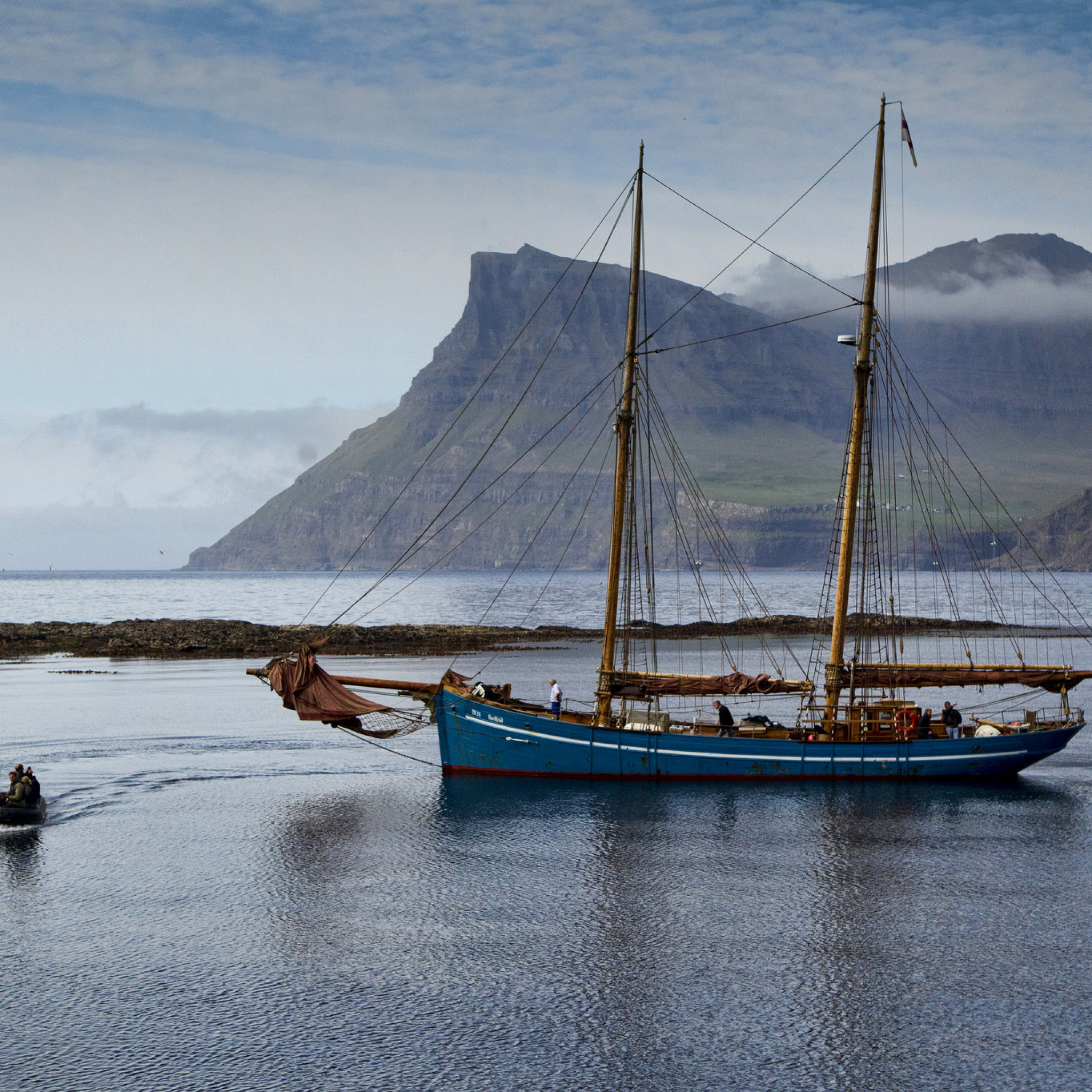 Fondo de pantalla Bay Faroe Islands, Denmark 2048x2048