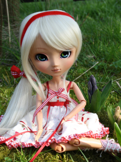 Fondo de pantalla Blonde Doll 240x320