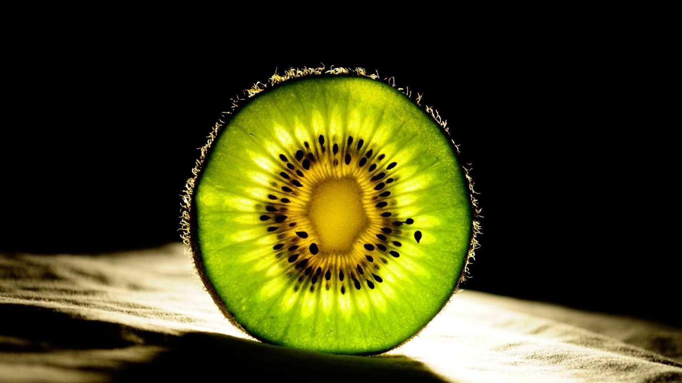 Fondo de pantalla Kiwi Slice 1366x768