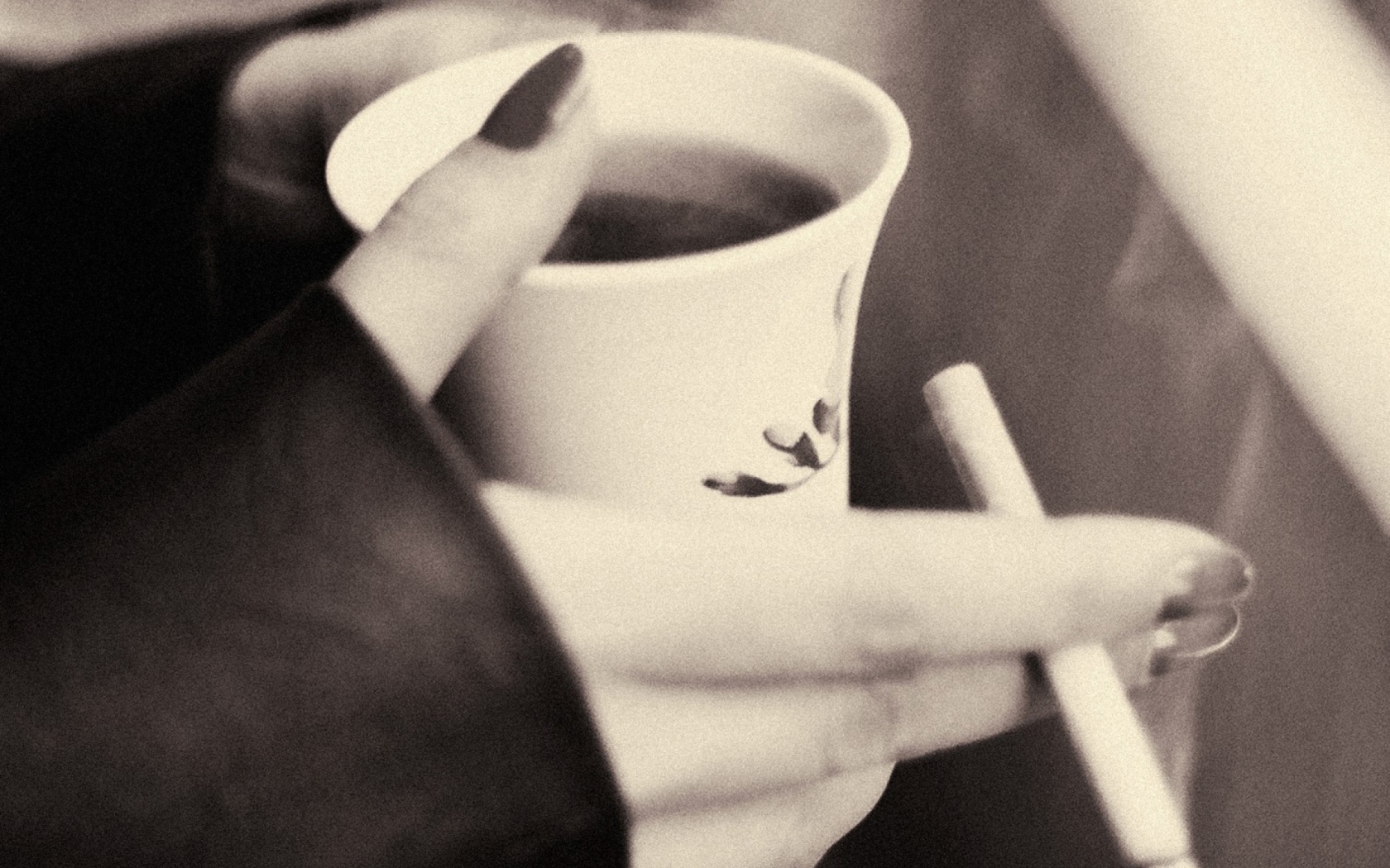 Hot Coffee In Her Hands screenshot #1 1680x1050