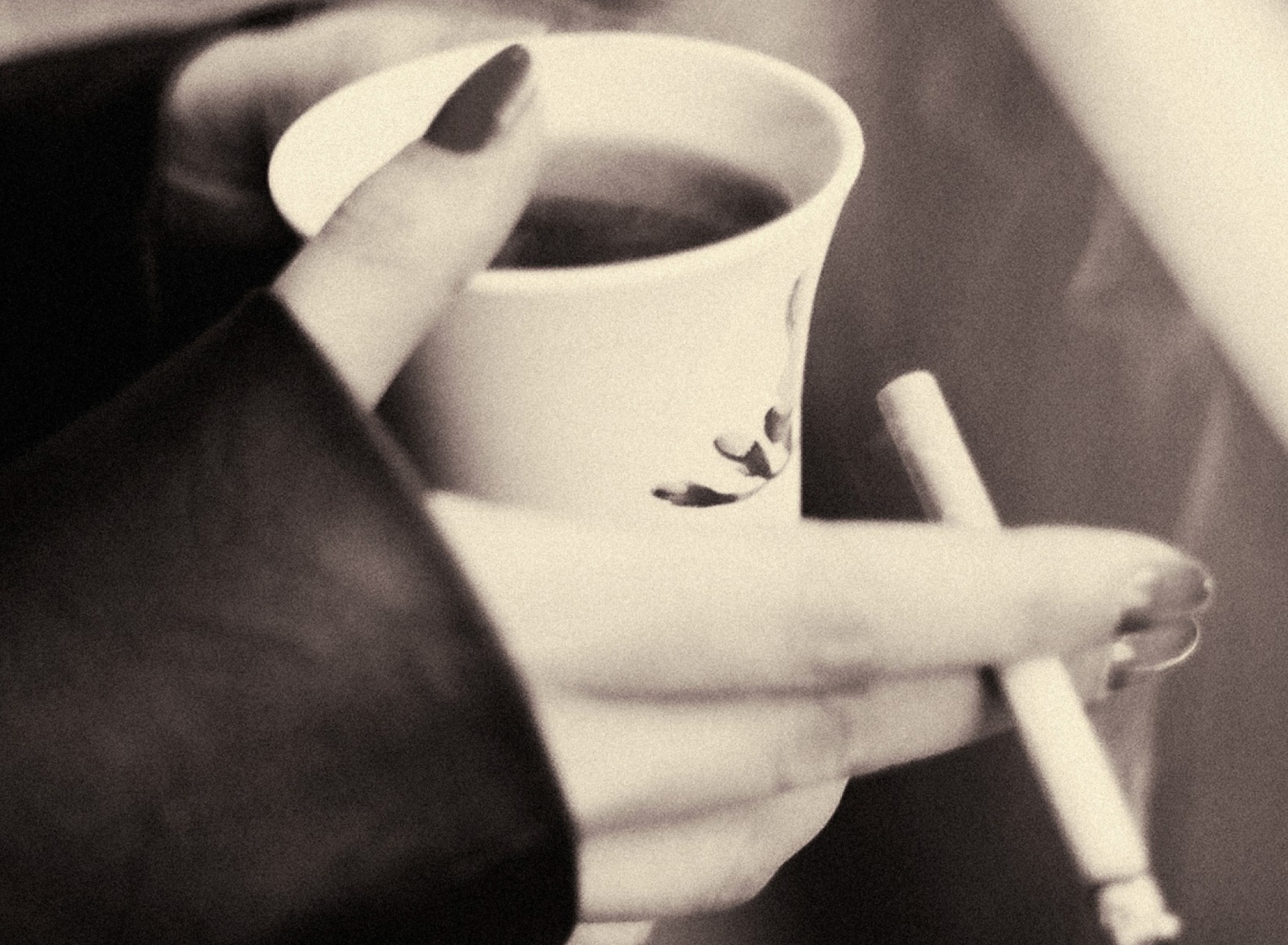 Hot Coffee In Her Hands wallpaper 1920x1408