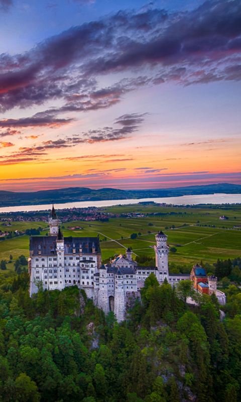 Das Neuschwanstein Castle Wallpaper 480x800