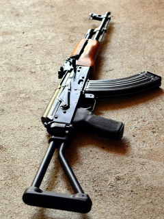 Sfondi AKS 74 Assault Rifle 240x320