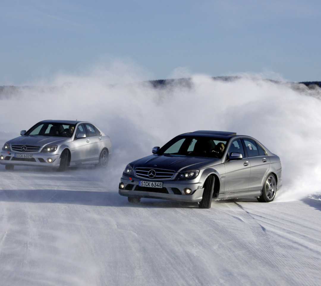 Das Mercedes Snow Drift Wallpaper 1080x960
